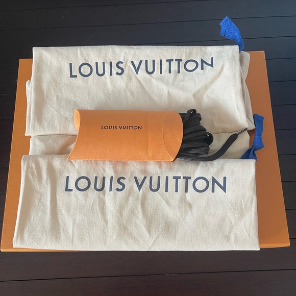 Authentic Mens Louis Vuttion Beverly Hills Sneakers Size LV 8 (US 9) - Picture 7 of 7